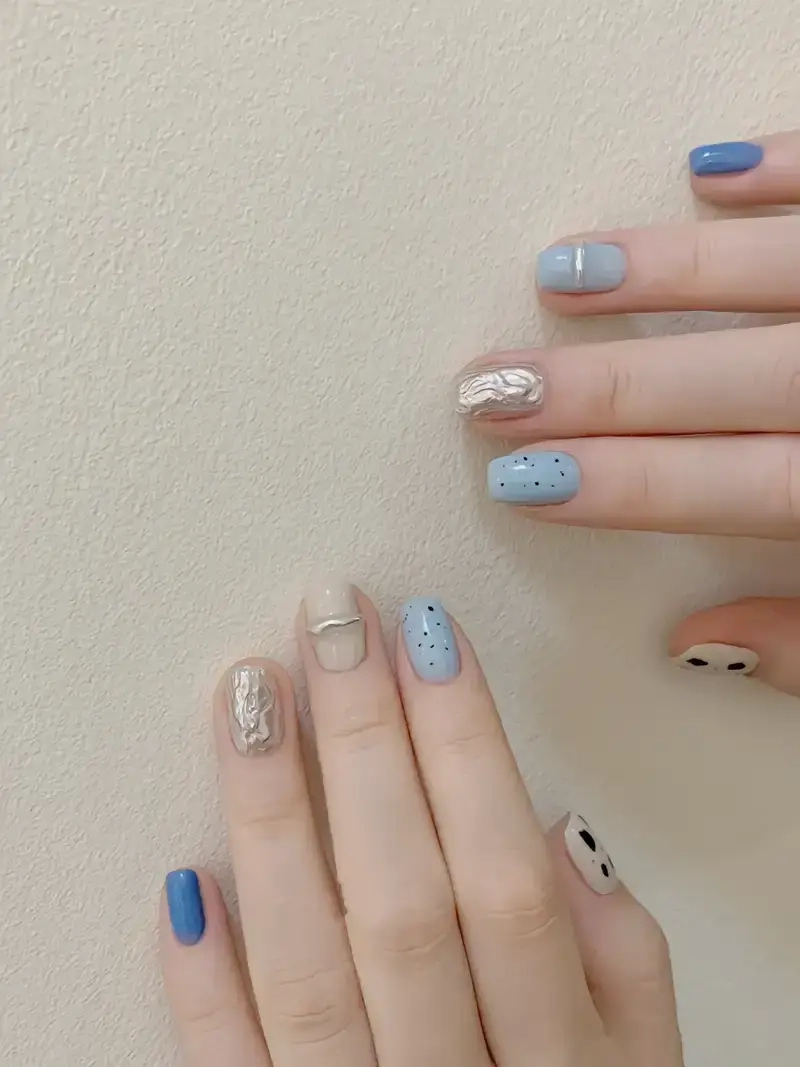 Nail đi biển giúp nàng nổi bật giữa nắng vàng