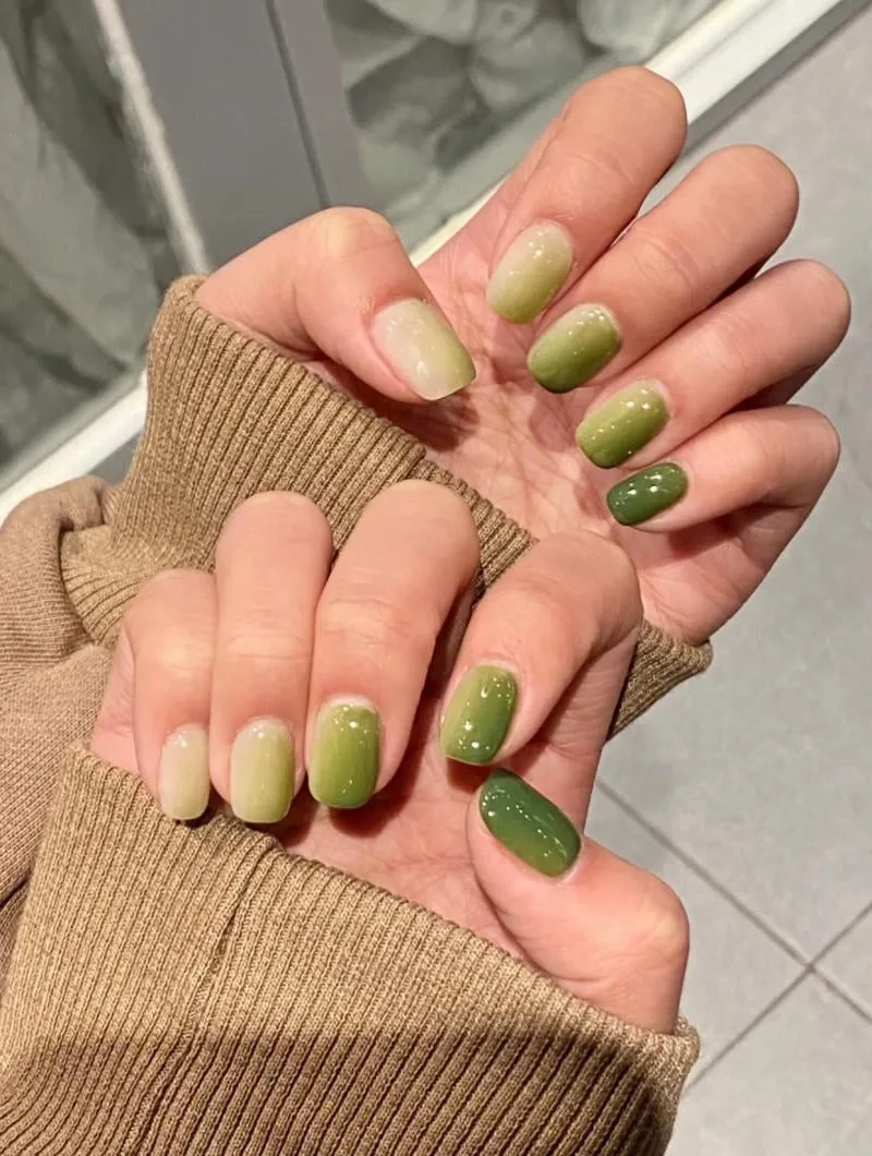 Nail xinh màu xanh bơ phù hợp với mọi tông da