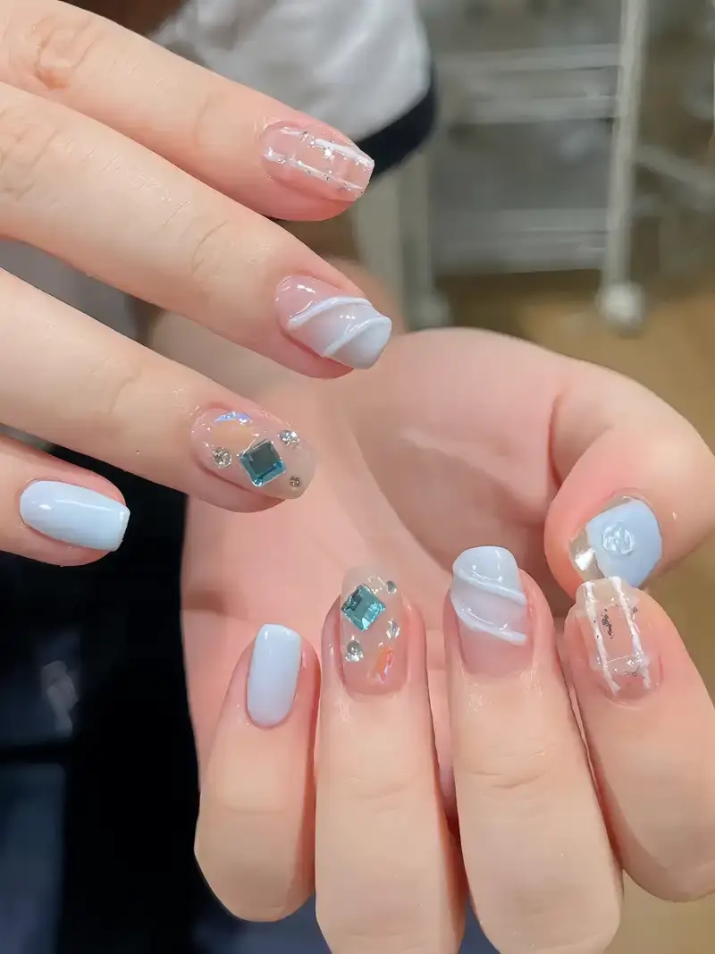 Nail mùa hè đi biển không thể thiếu trong vali du lịch