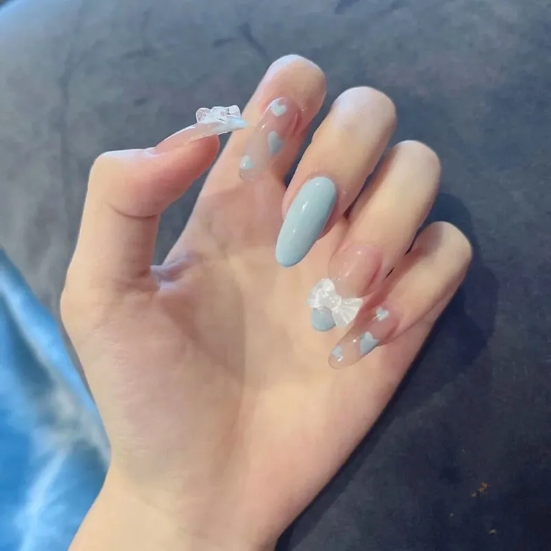 Màu nail đi biển đẹp giúp nàng tỏa sáng