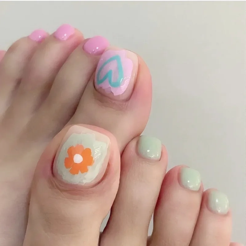 Gợi ý các mẫu nail chân đơn giản hot trend 2025