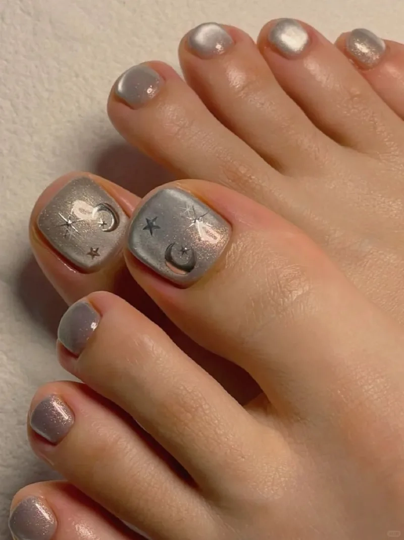 Nail chân xinh đơn giản hot trend nàng không thể bỏ qua
