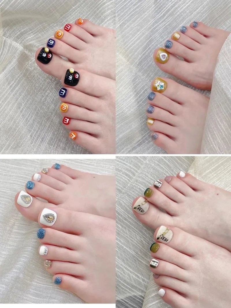 Những mẫu nail chân đơn giản hot trend năm nay