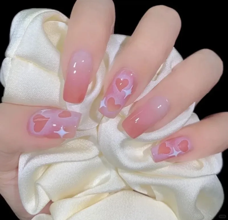 Làm móng tay cute nhẹ nhàng, phù hợp với mọi dịp