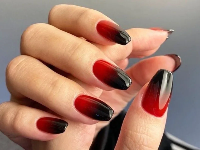 Mẫu nail ombre đỏ đen quyến rũ giúp nàng nổi bật trong mọi ánh nhìn