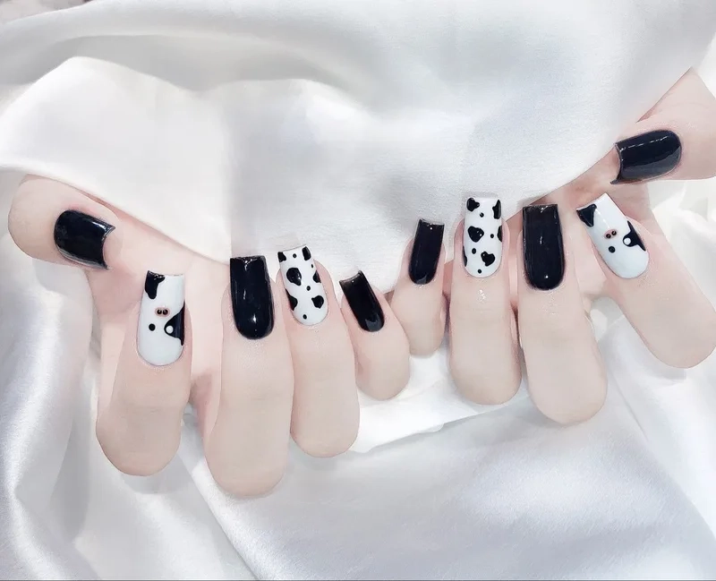 Nail bò sữa đen dễ thương phù hợp với nàng yêu thích phong cách cute