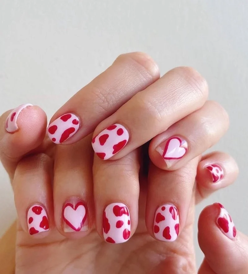 Độc lạ với nail bò sữa đỏ giúp bạn trông thật cá tính