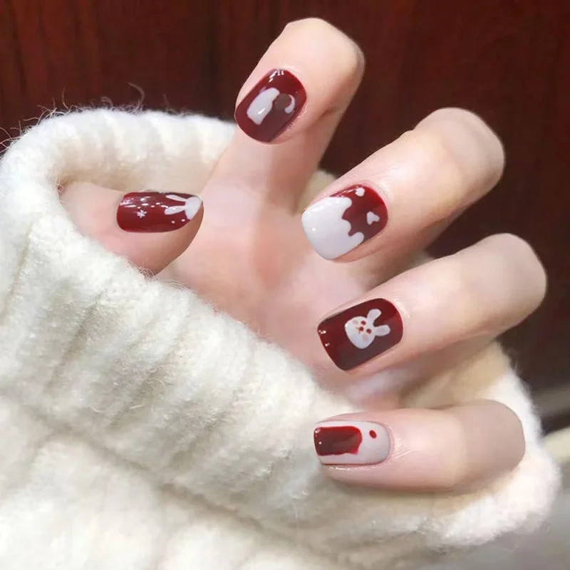 Dễ thương với nail đỏ cute giúp bạn trông thật trẻ trung