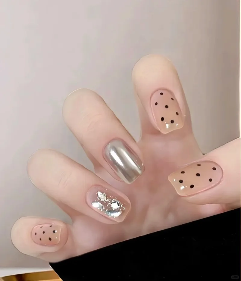 Những mẫu nail cho học sinh giúp nàng luôn tự tin