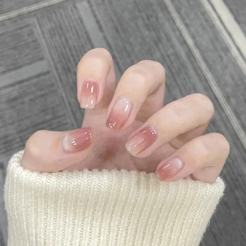 Mẫu nail nhẹ nhàng hot trend nàng nên thử ngay