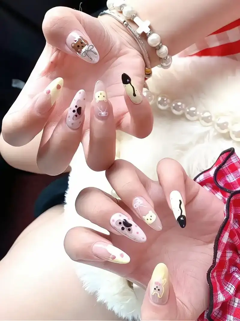 Mẫu móng hoạt hình đáng yêu cho nàng thích sự phá cách