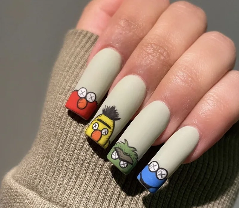 Vẽ hoạt hình nail đơn giản mà vẫn đầy tinh tế