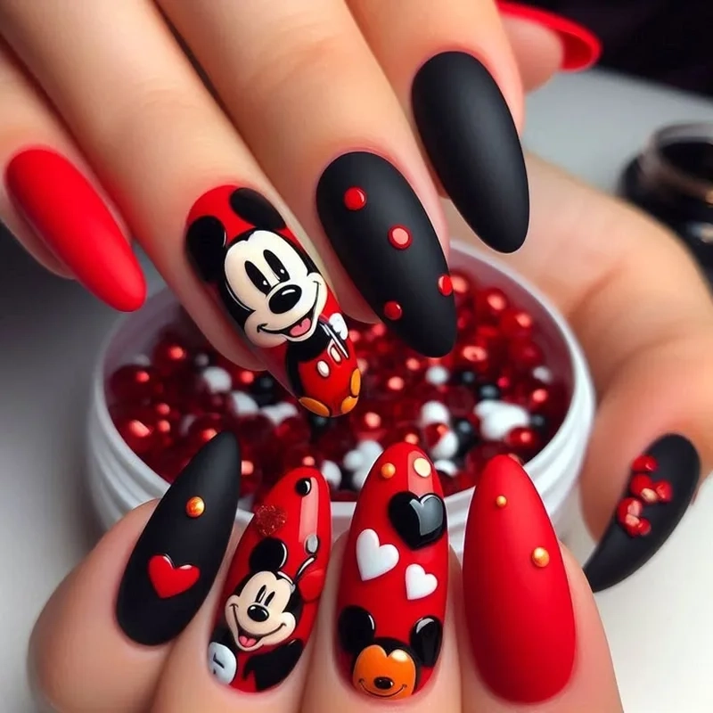Vẽ nail hoạt hình mickey cho nàng yêu thích sự sáng tạo