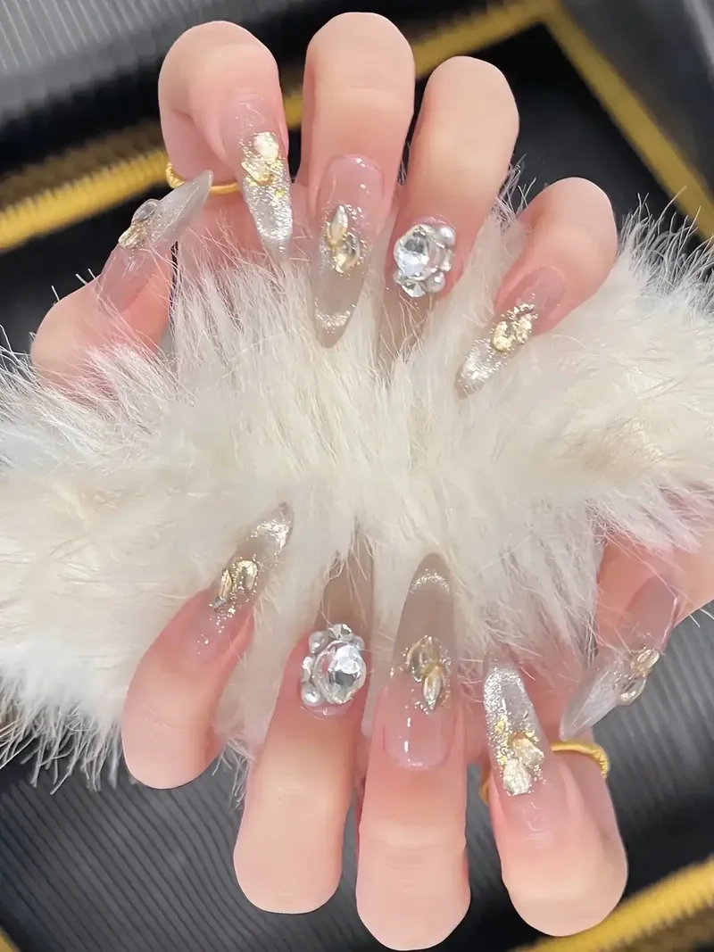 Nail ombre kim tuyến xu hướng hot nhất năm nay