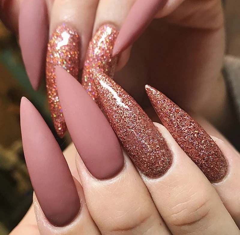 Nail đẹp kim tuyến cho nàng yêu thích sự lộng lẫy