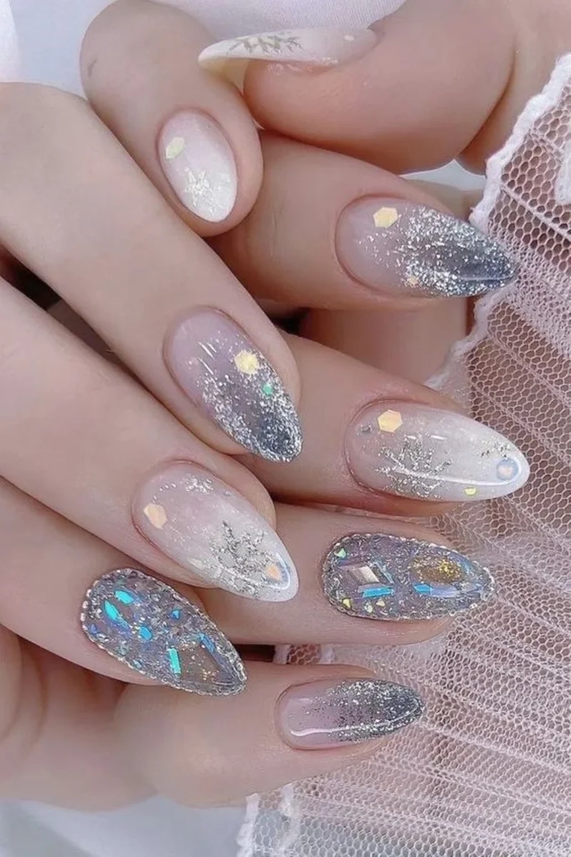 Nail thạch mắt mèo trong suốt tạo hiệu ứng màu sắc độc đáo