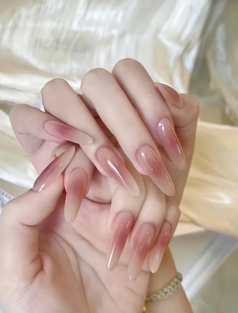 Những mẫu nail màu hồng thạch siêu xinh