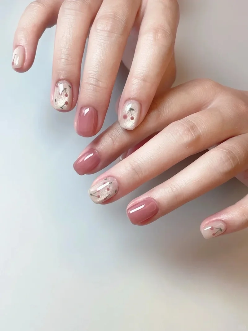 Nail sơn thạch hồng sang trọng giúp nàng tự tin tỏa sáng