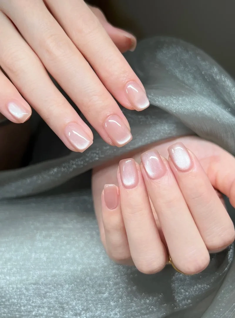 Mẫu nail hồng hot nhất khiến nàng không thể rời mắt