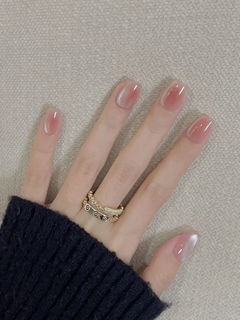 Nail ombre hồng mềm mại thanh lịch chuẩn phong cách Hàn