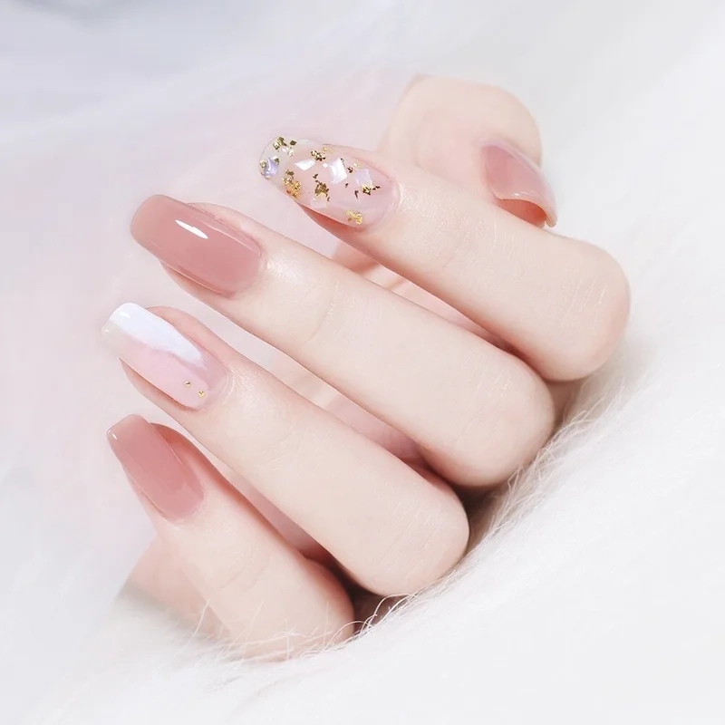 Nail màu hồng pastel dễ thương phù hợp với mọi outfit