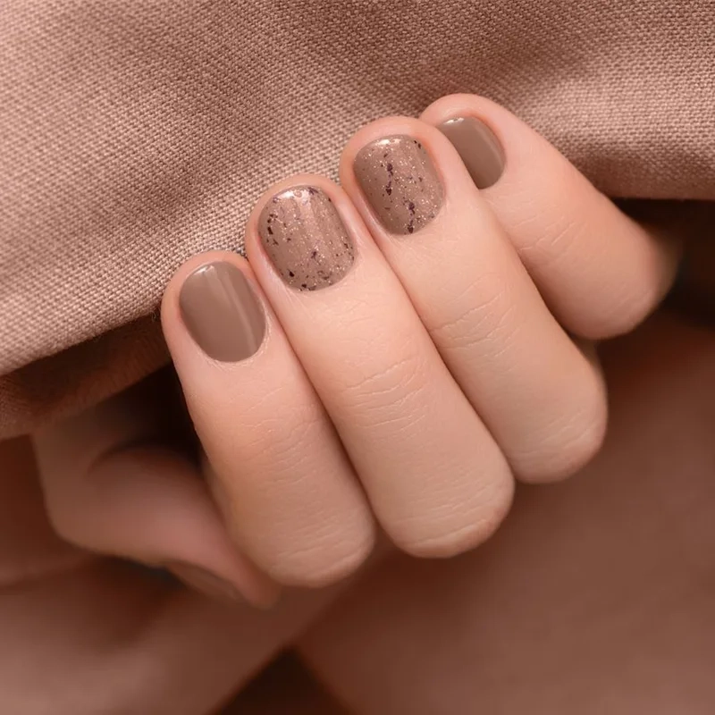 Nail nâu sữa ngọt ngào mang lại vẻ đẹp nữ tính