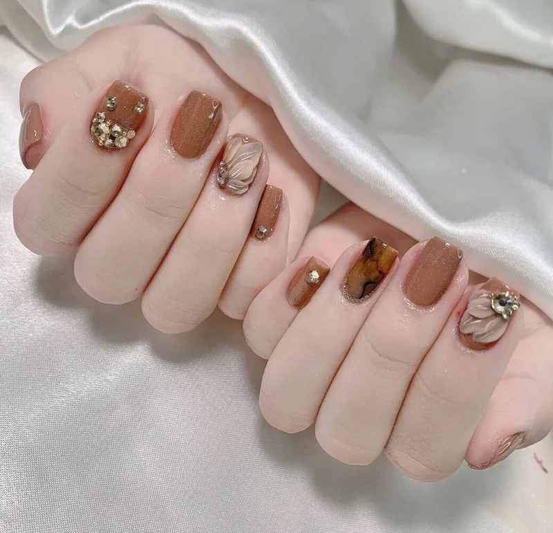 Sơn móng tay màu nâu socola ngọt ngào dành cho nàng yêu thích sự nhẹ nhàng