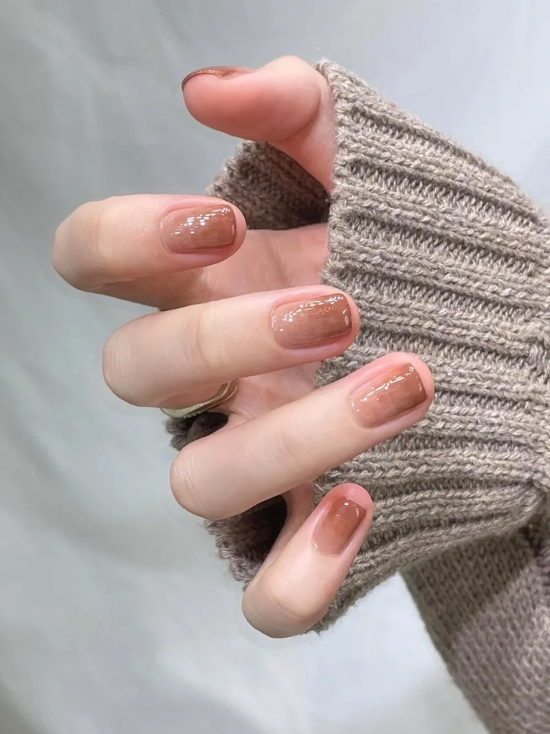 Mẫu nail nâu thạch trong suốt mang lại vẻ đẹp tự nhiên