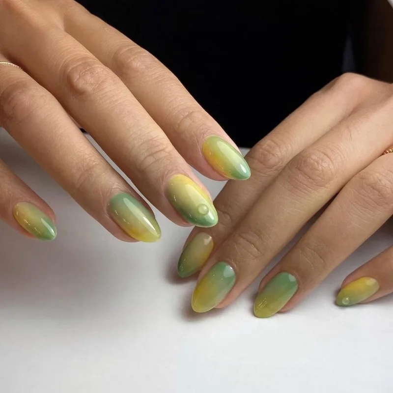 Các mẫu móng tay ombre xanh giúp nàng có thêm nhiều lựa chọn