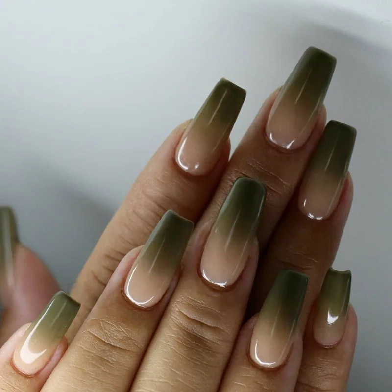 Móng ombre xanh thời thượng mang lại vẻ đẹp cuốn hút