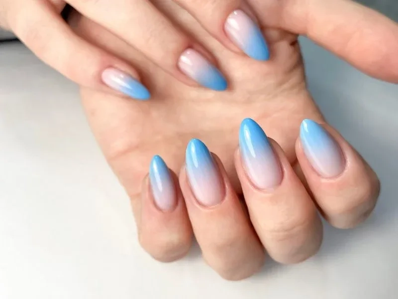 Nail ombre hồng xanh độc đáo giúp nàng nổi bật trong mọi hoàn cảnh