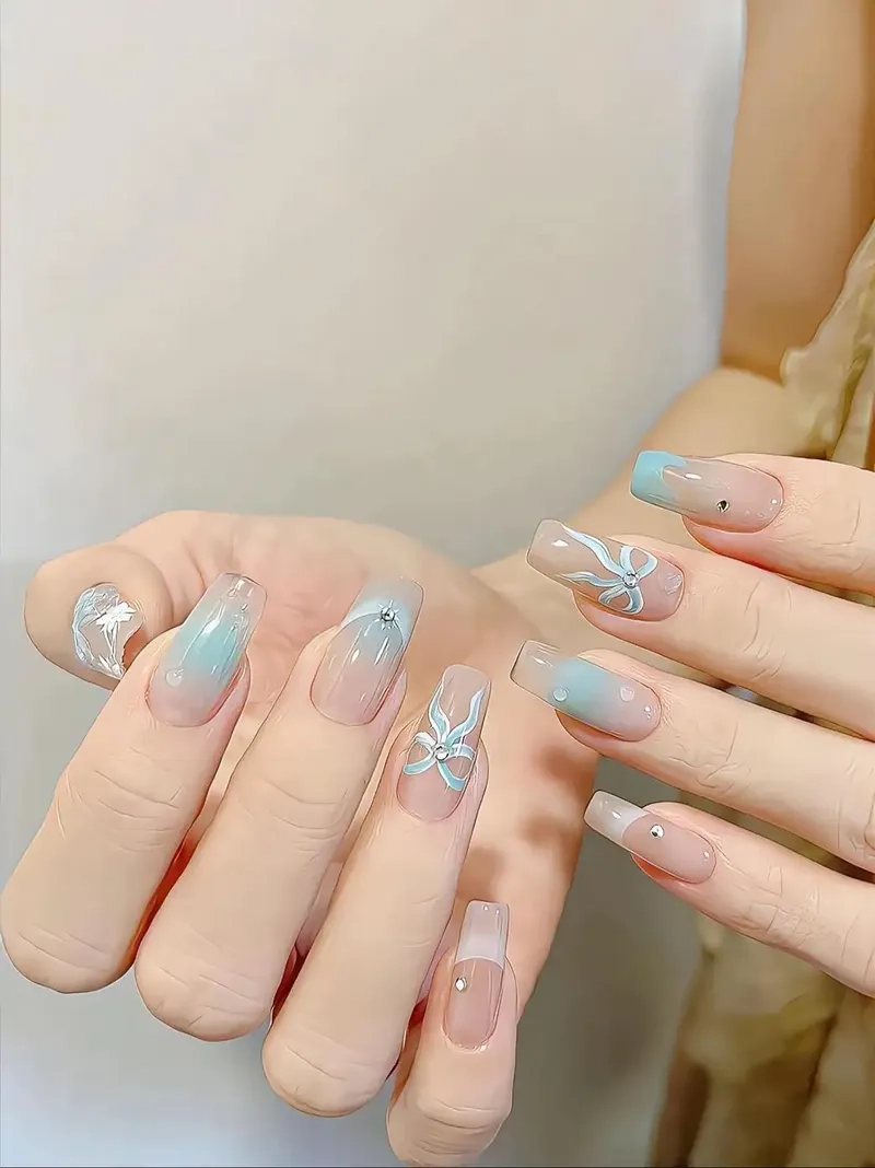 Mẫu nail đẹp đơn giản màu xanh hoàn hảo cho nàng yêu thích sự tinh tế