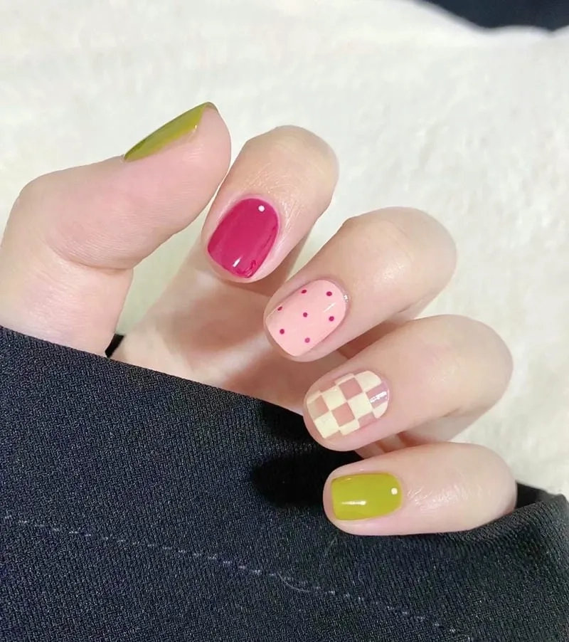 Nail nhẹ nhàng đi học đơn giản nhưng vẫn giữ được nét đáng yêu