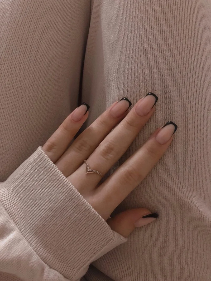 Các mẫu nail nhẹ nhàng giúp nàng có nhiều lựa chọn hơn