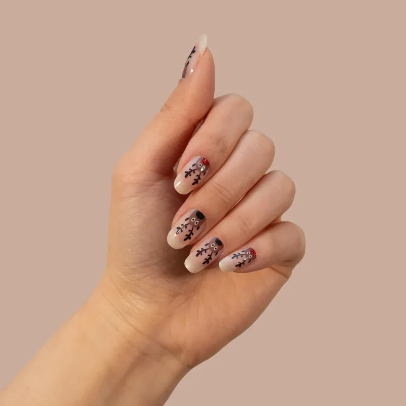 Bộ móng tay giáng sinh giúp nàng có đôi tay lung linh hơn
