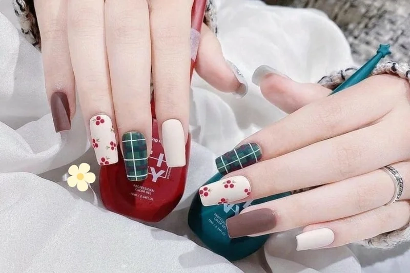 Mẫu móng tay mùa noel giúp nàng tự tin đón lễ hội