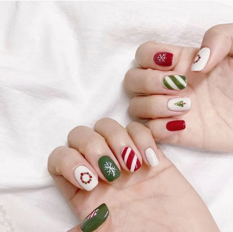 Nail box noel giúp nàng có bộ móng xinh ngay tại nhà