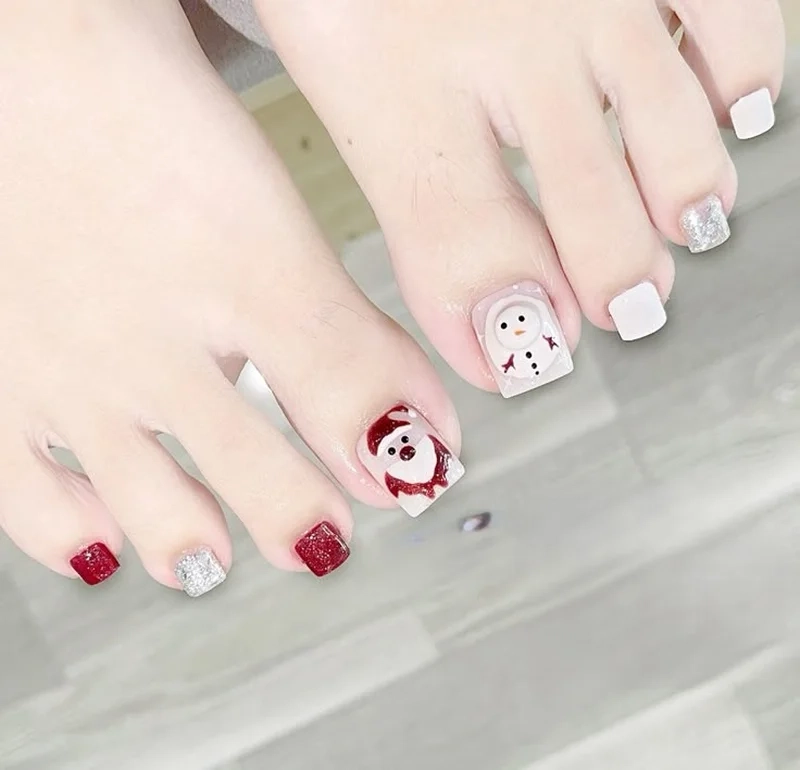 Mẫu móng chân noel đẹp giúp nàng nổi bật hơn