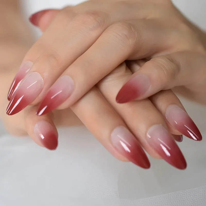 Sơn móng tay ombre bền đẹp phù hợp với mọi phong cách
