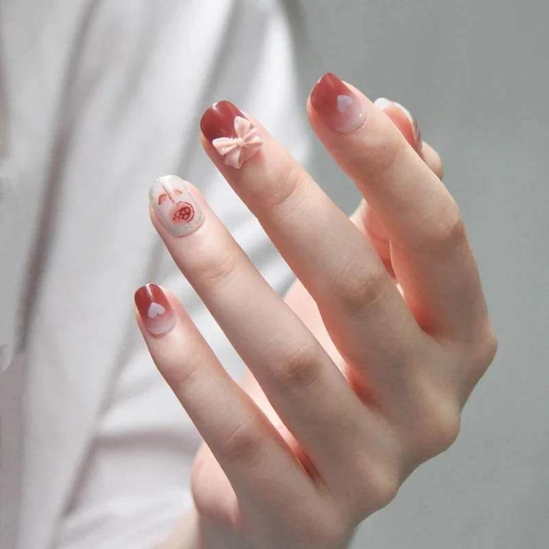Bộ móng tay chơi tết sang trọng phù hợp với mọi phong cách