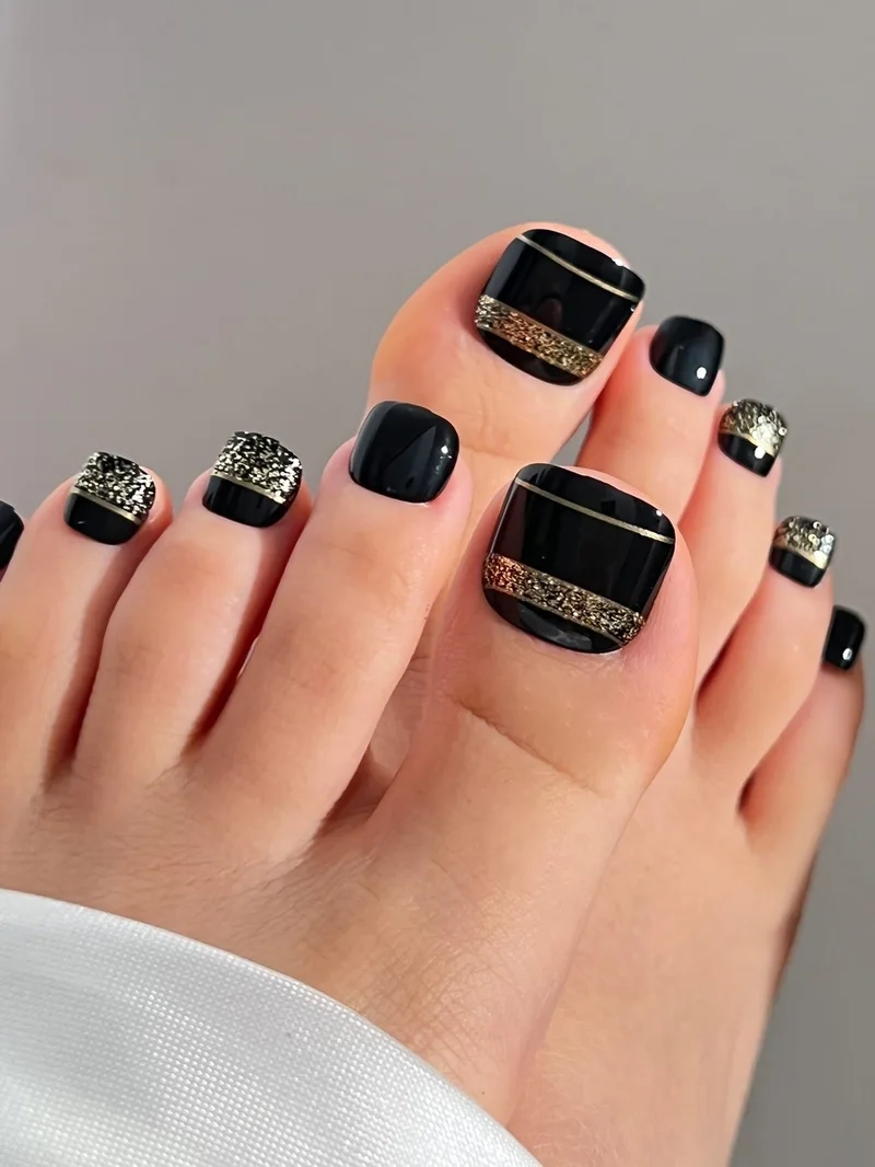 Mẫu móng chân chơi tết giúp đôi chân thêm phần cuốn hút