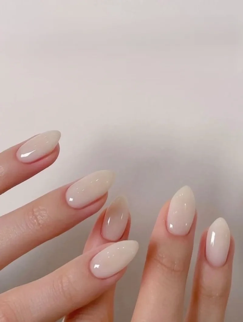 Nail thạch gạo đơn giản nhưng vẫn giữ được nét cuốn hút