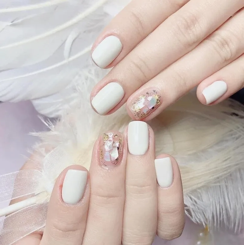 Sơn thạch ẩn xà cừ giúp đôi tay thêm phần lấp lánh