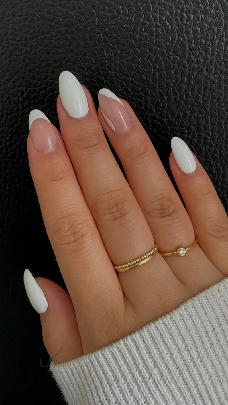 Nail trắng gạo nhẹ nhàng mang đến vẻ đẹp tự nhiên và thanh khiết