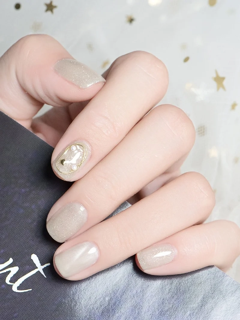 Mẫu móng tay xà cừ sang chảnh và đầy quyến rũ