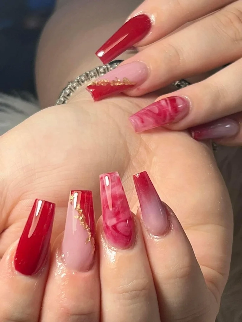 Mẫu nail xinh màu đỏ phù hợp với mọi sự kiện