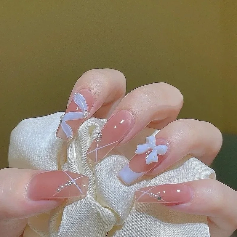 Mẫu nail nơ đẹp là xu hướng hot nhất năm nay