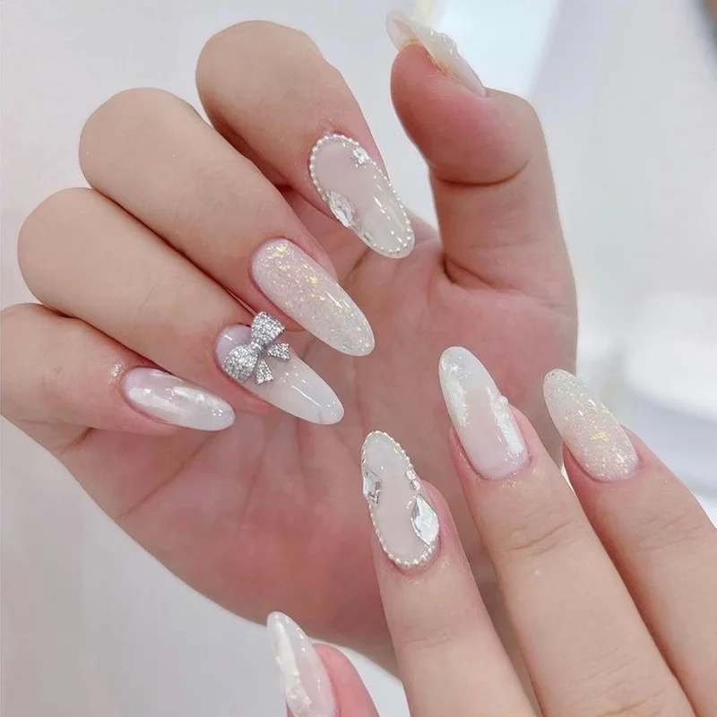 Mẫu nail cô dâu xinh giúp nàng tự tin trong lễ cưới