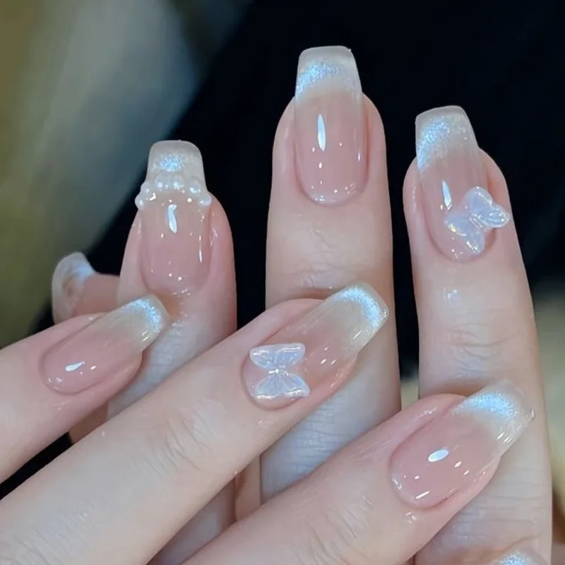 Mẫu nail xinh cho cô dâu mang phong cách sang trọng