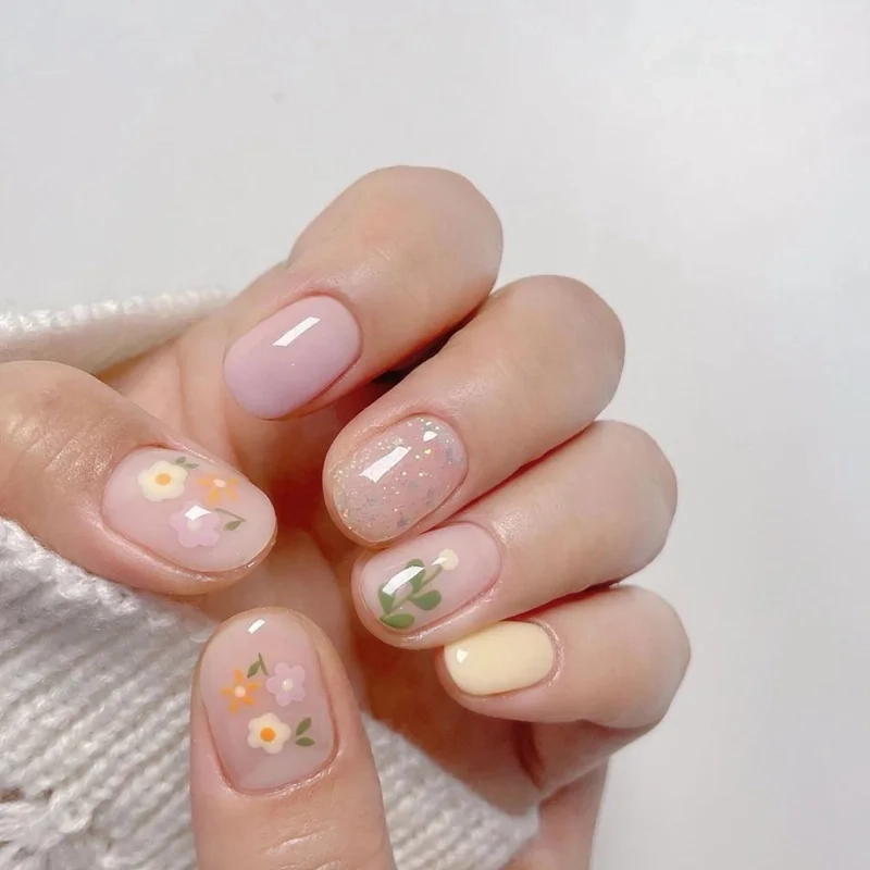 Mẫu nail tết xinh giúp nàng thêm rạng rỡ